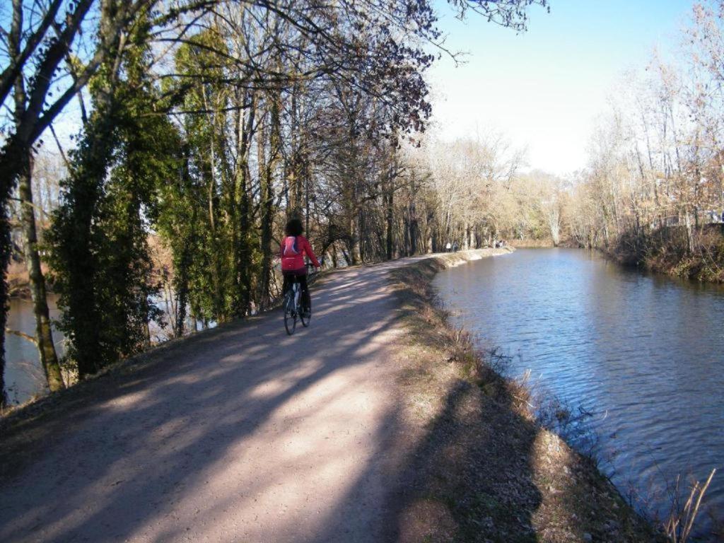 A L'Ombre Du Lilas Epinal Exterior photo