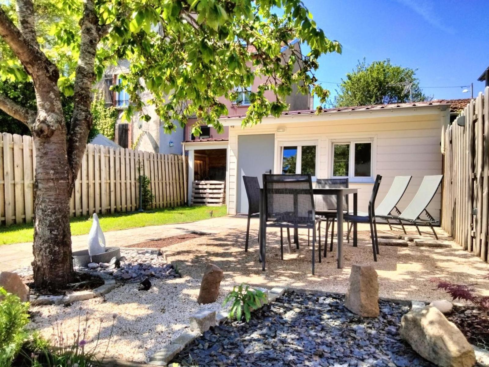 A L'Ombre Du Lilas Epinal Exterior photo